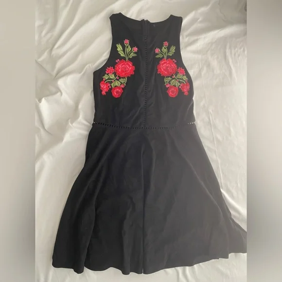 green emerald velvet dress Sleeveless Mesh Floral Mini Dress
